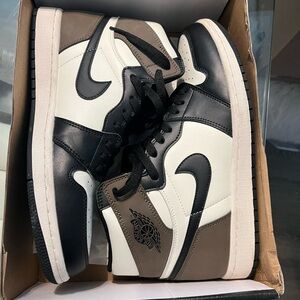 Air Jordan 1  retro (Dark Mocha)